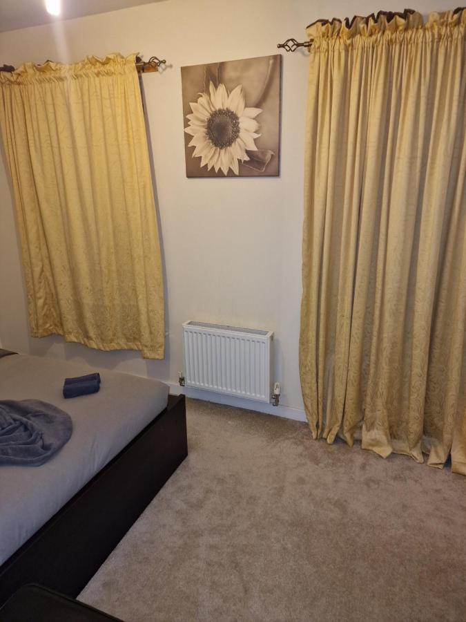 Ko 3 Bed House Apartment Dartford Exterior photo